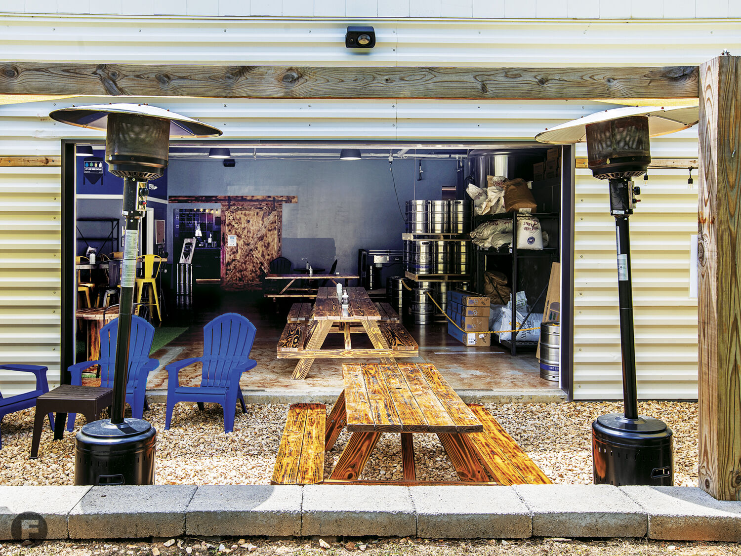 4x4 empty tasting room